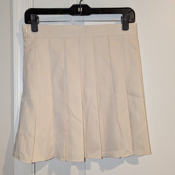 *3 FOR $9* Shein Beige Solid Pleated Short Mini Prep School Girl Style Skirt - Picture 1 of 2